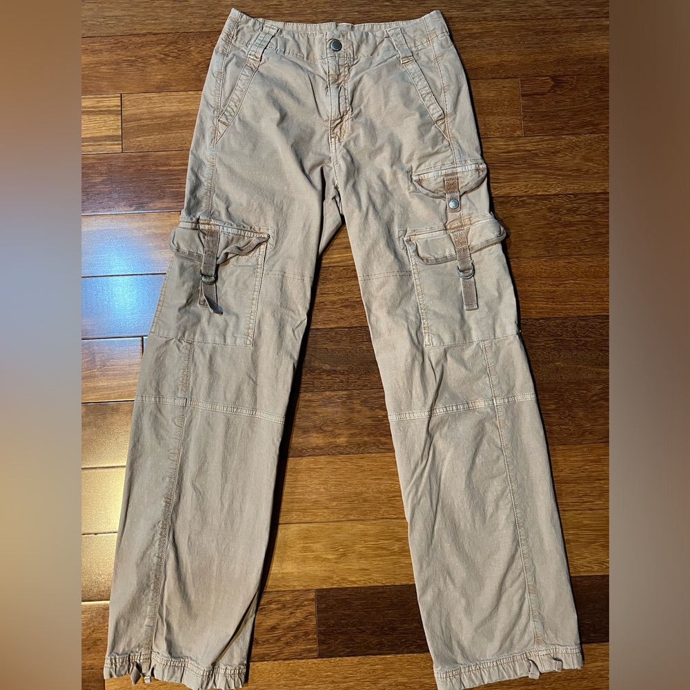 Women’s American Eagle Baggy Cargo Joggers